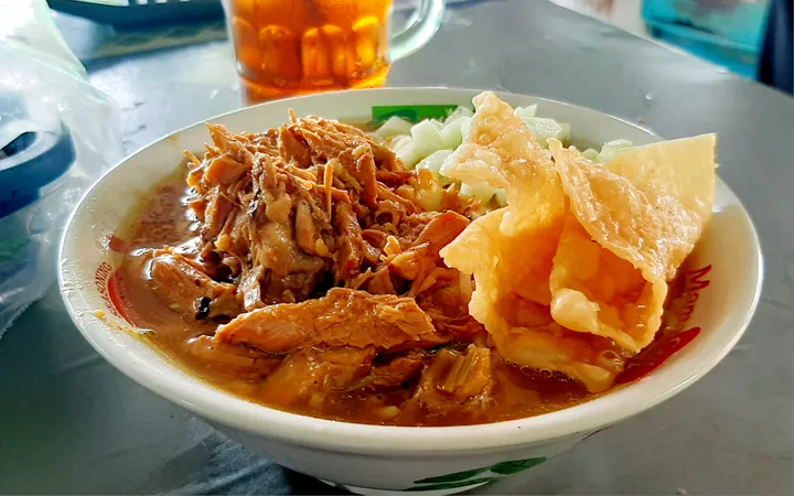 Mie Ayam Sabar Menanti BANG SINO: Rasa yang Menggoda di Jantung Cilacap